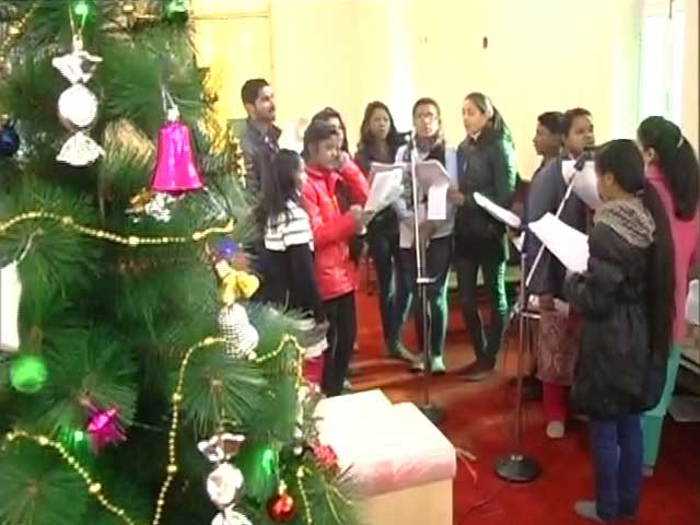 Video : Muted Celebrations In Srinagar Church In Solidarity With Victims Of Kashmir Unrest