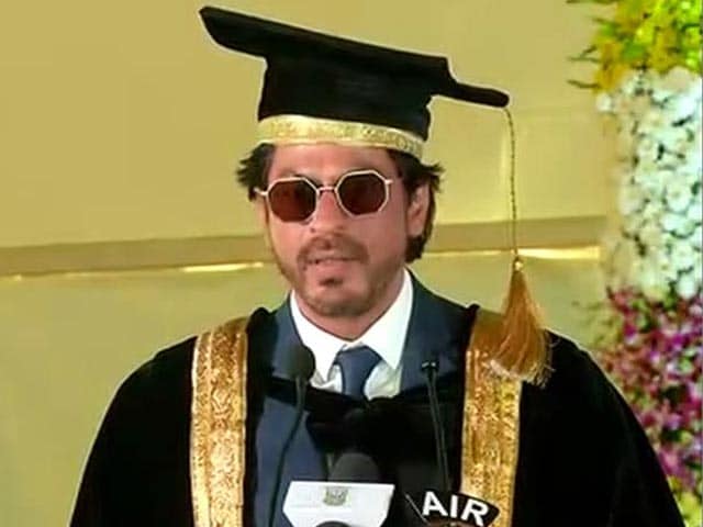 Video : Shah Rukh Khan Gets Honorary Doctorate From Hyderabad University