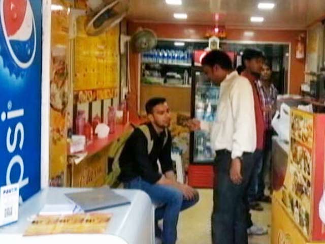 मुंबई : प्लास्टिक मनी, ई-वॉलेट का चलन बढ़ा, लेकिन छोटे कारोबारियों को फायदा नहीं