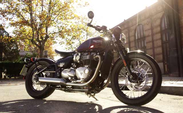 Triumph Bonneville Bobber First Look