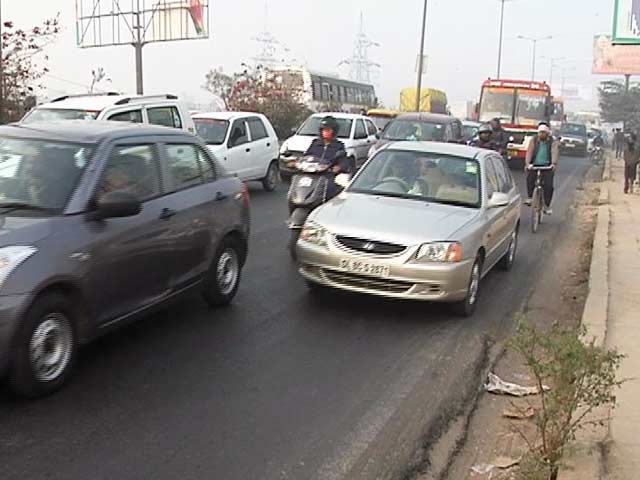 नेशनल हाइवे-24 पर कब तक रहेगा ट्रैफिक का खस्ताहाल?