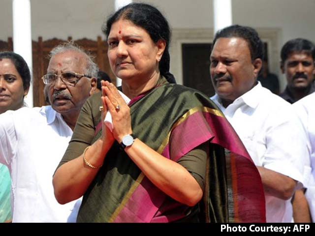 Video : Call For 'Chinnamma' Sasikala Natarajan As Chief Minister Begins In Party