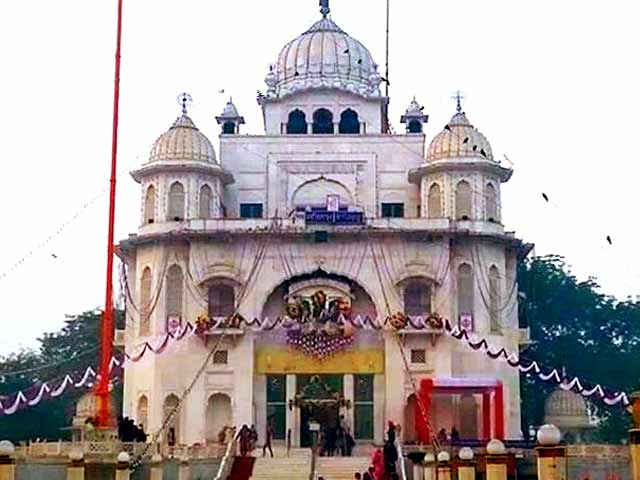 प्रकाश उत्सव की छटा में नहाया पटना शहर