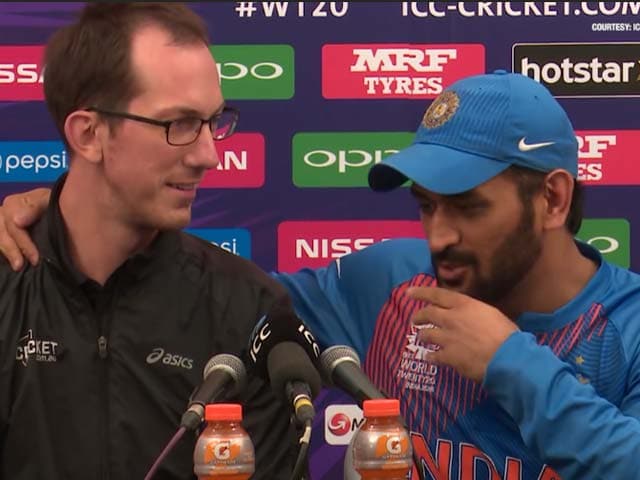 Video : 5 Times Dhoni Stumped Us With His Wit