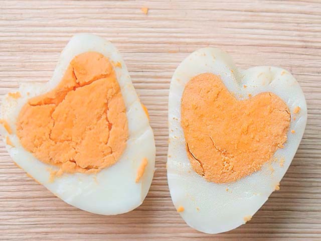 Such A Cute Way To Eat Eggs For Breakfast!