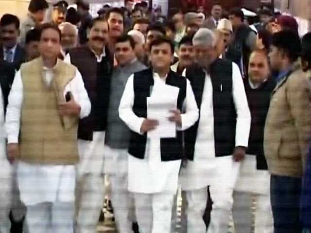 यूपी का महाभारत : सपा में राष्ट्रीय अध्यक्ष के मुद्दे पर सुलह की कोशिश फेल