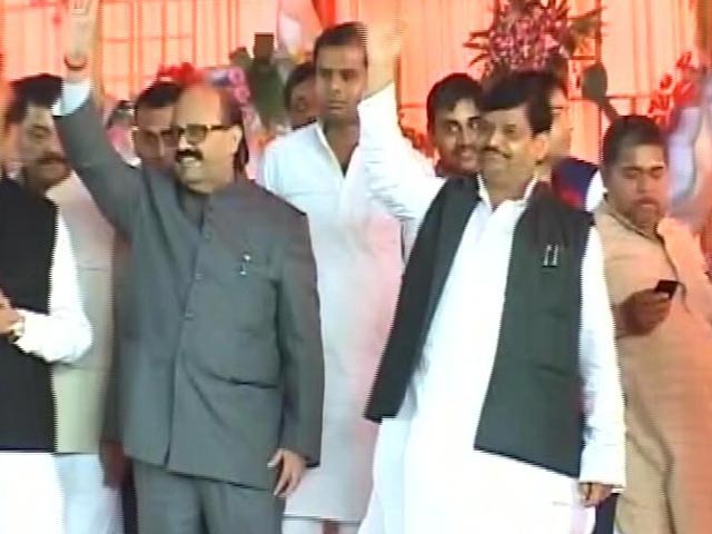 इंडिया 8 बजे : सपा में सुलह के फ़ॉर्मूले की तलाश...