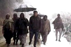 कश्मीर बर्फबारी : कॉलेजों में होने वाली परीक्षा को दो दिनों के लिए टाला गया कश्मीर बर्फबारी : कॉलेजों में होने वाली परीक्षा को दो दिनों के लिए टाला गया