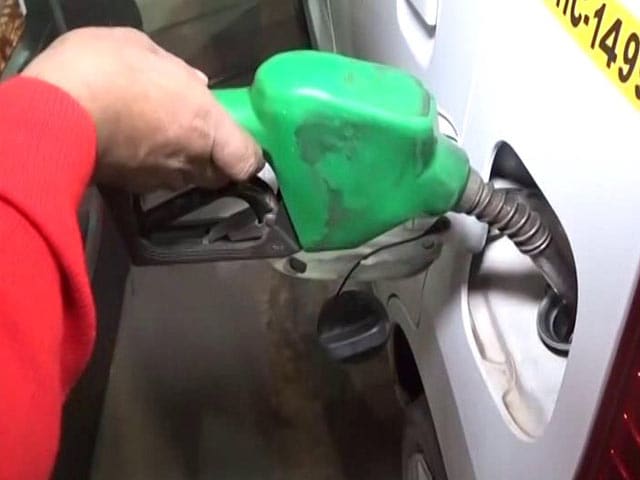 Petrol Pumps Will Accept Cards For Now As Government Steps In