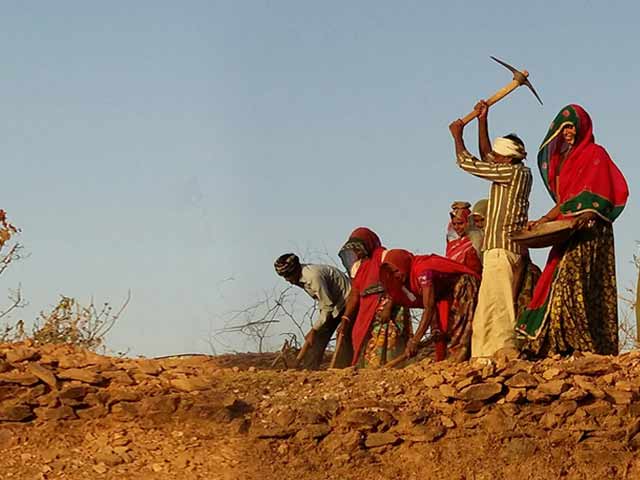 नोटबंदी के बाद मनरेगा के तहत काम मांगने वालों की संख्या बढ़ी