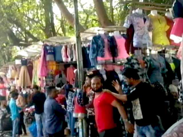 बांद्रा लिंकिंग सड़क बदलेगी, लेकिन स्थानीय दुकानदार और लोग विरोध में
