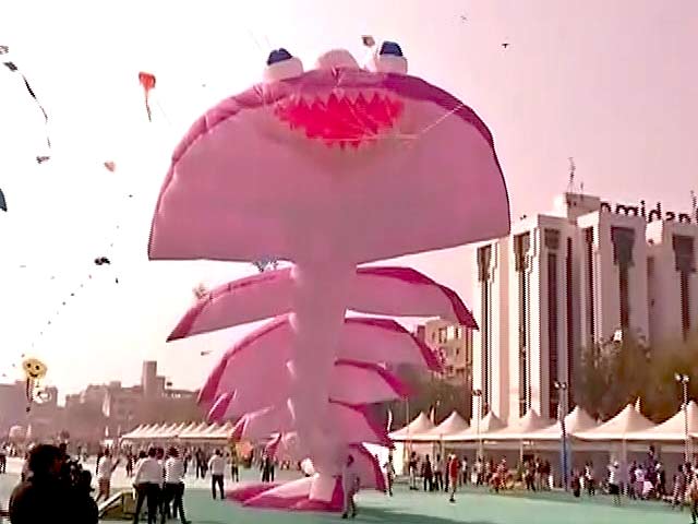 गुजरात में पतंग महोत्सव शुरू, सात दिन तक सतरंगा रहेगा आसमान
