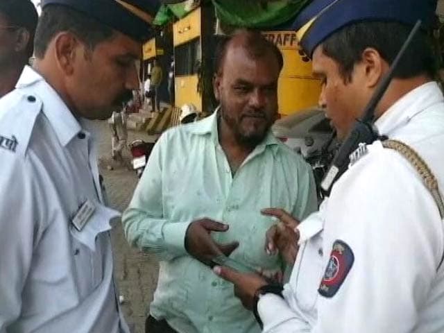 Videos : कैशलेस हुई मुंबई ट्रैफिक पुलिस, अब कार्ड से जुर्माना वसूली