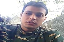 CRPF जवान का पीएम मोदी के नाम वीडियो संदेश CRPF जवान का पीएम मोदी के नाम वीडियो संदेश