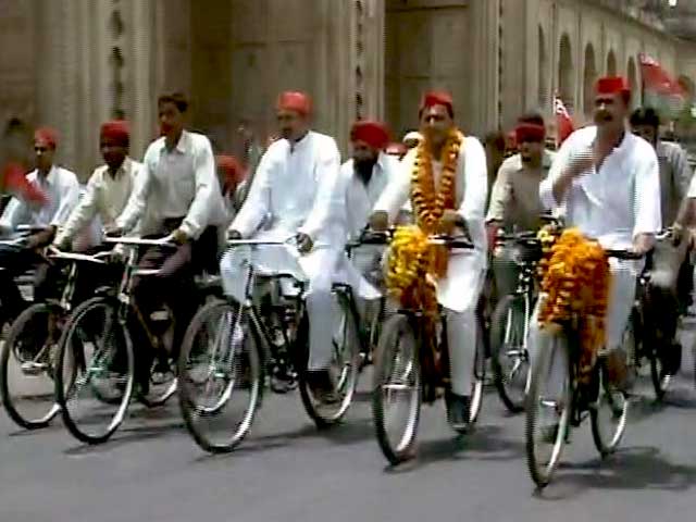 बड़ी खबर : किसको मिलेगी 'साइकिल'?