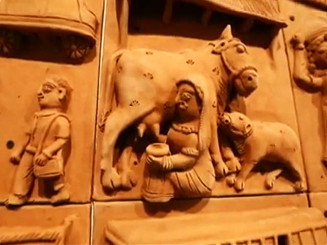 Folk and Contemporary Art Come Together