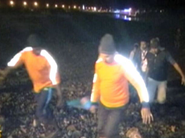 Video : इंडिया 9 बजे : गंगासागर मेले में भगदड़, 6 की मौत