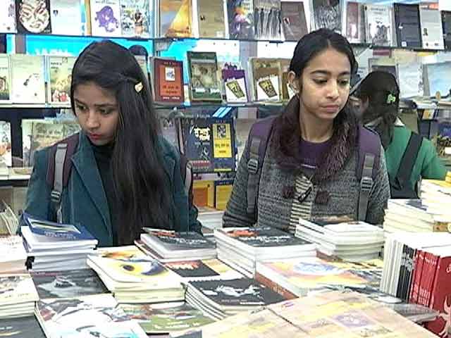 विश्व पुस्तक मेले में किताब चोरी से कुछ ऐसे निपटा गया विश्व पुस्तक मेले में किताब चोरी से कुछ ऐसे निपटा गया