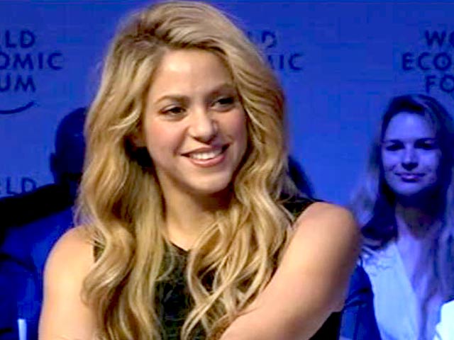 Shakira, An Elvis Fan, Sings <i>Always On My Mind</i>