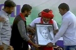 हार्दिक पटेल छह महीने बाद गुजरात लौटे हार्दिक पटेल छह महीने बाद गुजरात लौटे