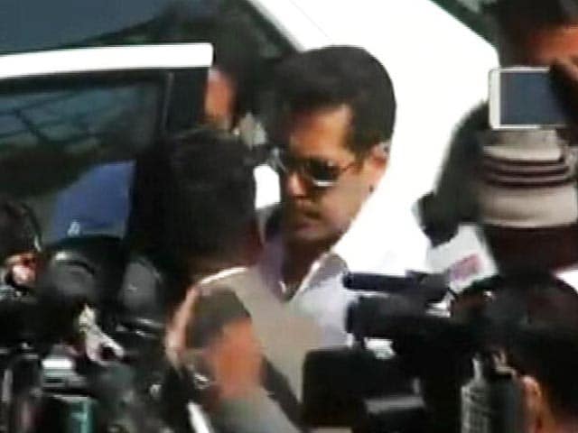 Video : सलमान खान को बड़ी राहत, आर्म्‍स एक्‍ट केस में जोधपुर की अदालत ने बरी किया