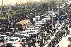 जल्लीकट्टू के समर्थन में चेन्नई में मरीना बीच पर जबरदस्त प्रदर्शन जल्लीकट्टू के समर्थन में चेन्नई में मरीना बीच पर जबरदस्त प्रदर्शन