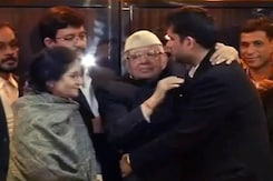 प्राइम टाइम इंट्रो : चुनाव से पहले दल-बदल का दलदल प्राइम टाइम इंट्रो : चुनाव से पहले दल-बदल का दलदल