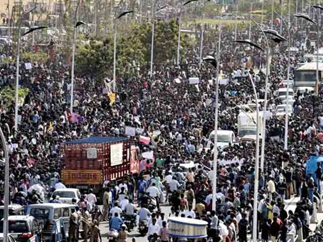 36 Hours And Counting. Thousands At Chennai's Marina Beach Against Jallikattu Ban