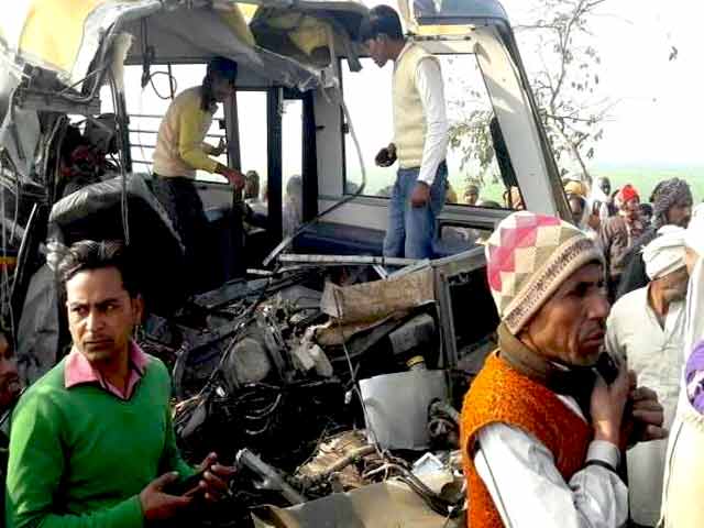 बड़ी खबर : सड़क हादसे में 13 स्कूली बच्चों की मौत