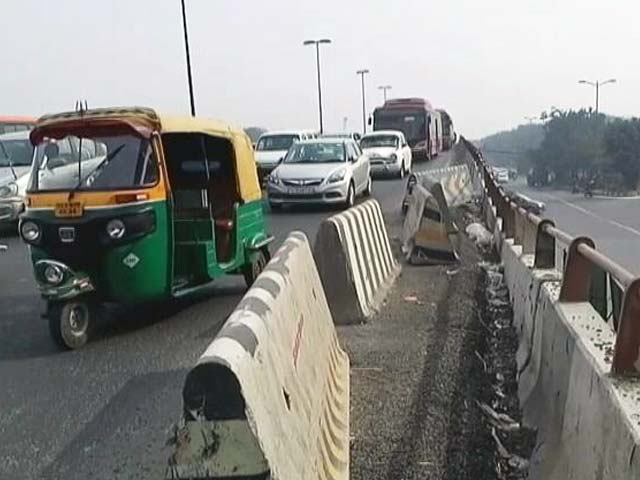 दिल्ली के दरकते फ्लाईओवर, रखरखाव की कमी है बड़ी वजह