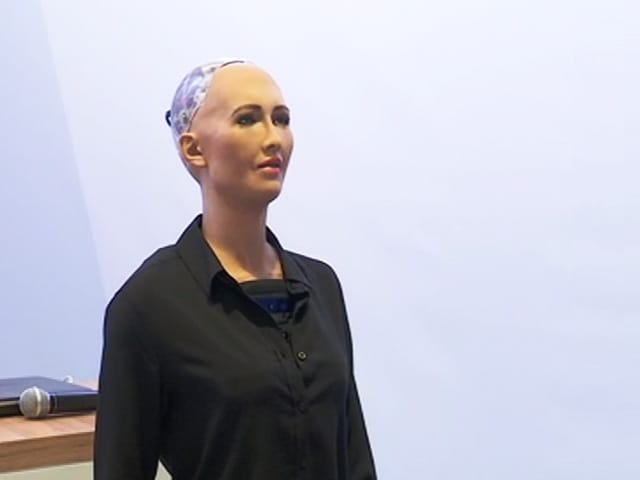 मिलिए सोफ़िया से... इंसान तो नहीं, लेकिन इंसान से कम भी नहीं...