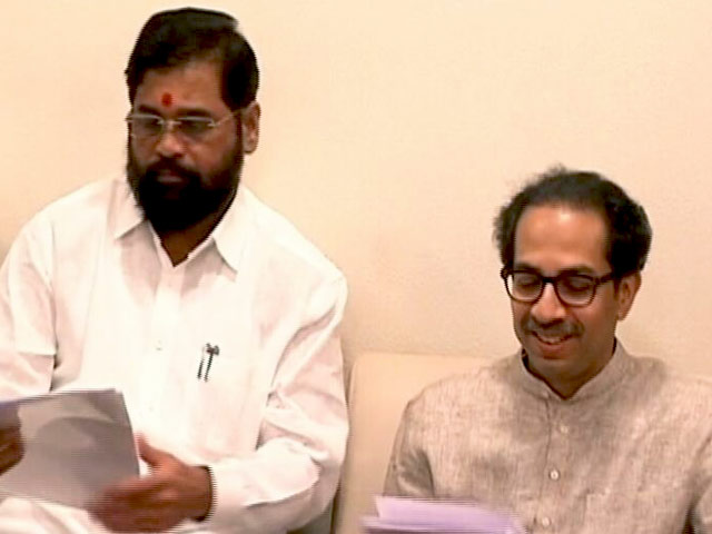 BMC चुनाव में सीट बंटवारे को लेकर बीजेपी-शिवसेना गठबंधन का पेच फंसा