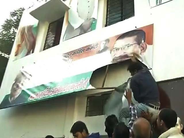 Video : Unhappy Over Election Seats, Congress Workers Vandalise Party Office In Uttarakhand