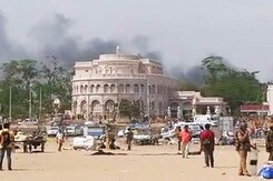 Jallikattu: Marina Beach, Apolitical, Peaceful Zone So Far, Sees Arson And Violence Jallikattu: Marina Beach, Apolitical, Peaceful Zone So Far, Sees Arson And Violence