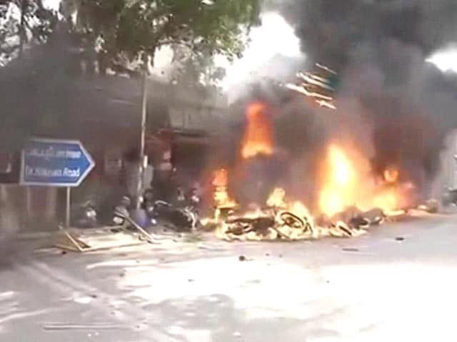 Video : Jallikattu Protesters Clash With Police In Chennai, Madurai
