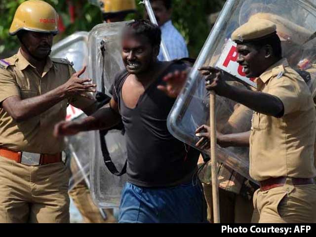 Video : Jallikattu Protests Block Major Roads, Flyovers In Chennai