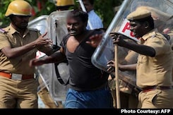 Jallikattu Protests Block Major Roads, Flyovers In Chennai Jallikattu Protests Block Major Roads, Flyovers In Chennai