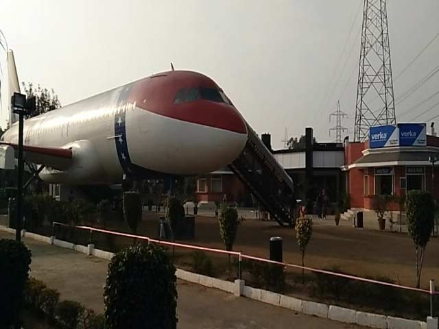 लुधियाना : व्यवसायी ने हवाई जहाज में खोला रेस्टोरेंट