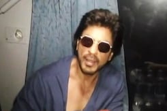 Come On Board Shah Rukh Khan's <i>Raees</i> Special Train Come On Board Shah Rukh Khan's <i>Raees</i> Special Train