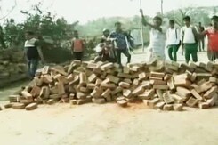 Police Finally March Into Bengal's Bhangar, But No Peace Yet Police Finally March Into Bengal's Bhangar, But No Peace Yet