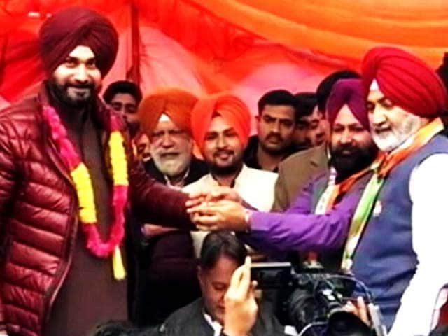 Video : On The Campaign Trail With Navjot Sidhu