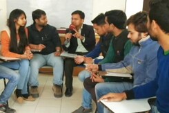 मेरी आवाज सुनो : क्या राजनेता अपने वादे पूरे करते हैं? मेरी आवाज सुनो : क्या राजनेता अपने वादे पूरे करते हैं?