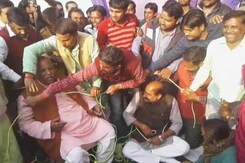 BJP Leaders Tied Up For 2 Hours Over Ayodhya Candidate BJP Leaders Tied Up For 2 Hours Over Ayodhya Candidate