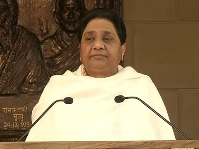 बीजेपी के वादों पर मायावती ने कहा- यह ध्यान बांटने के लिए 'नाटकबाजी' है बीजेपी के वादों पर मायावती ने कहा- यह ध्यान बांटने के लिए 'नाटकबाजी' है