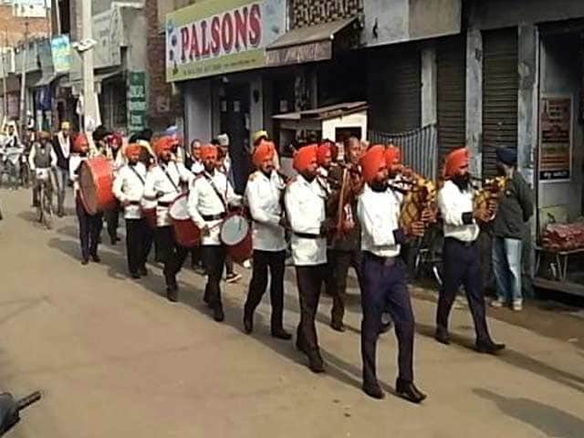बैंड वालों के इस गांव में युवा नहीं करते चुनावी वादों पर ऐतबार
