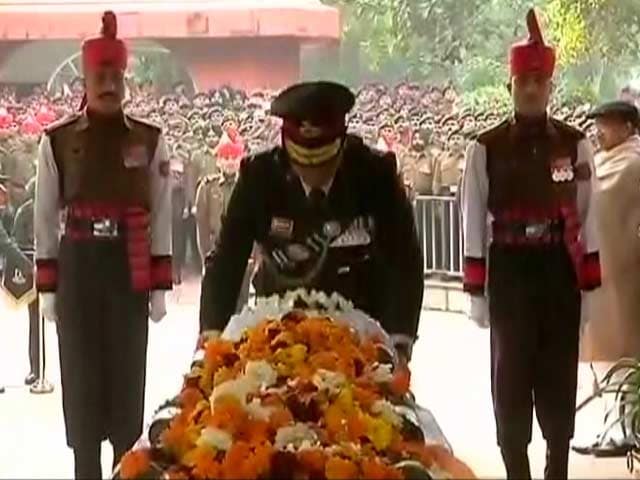 Army Chief Pays Tribute To Officer Killed In Kashmir Avalanche