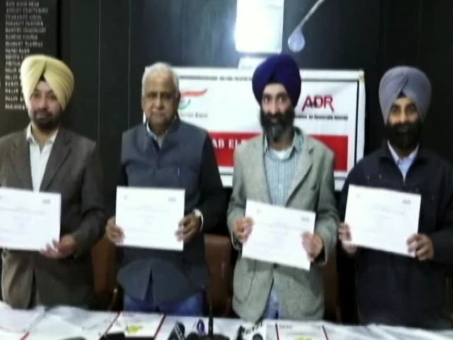 पंजाब : चुनावी मैदान में कई दागी और करोड़पति उम्मीदवार