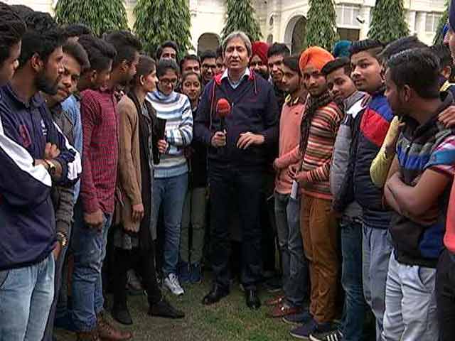 प्राइम टाइम : चुनावी राजनीति पर क्या राय रखते हैं पटियाला के छात्र
