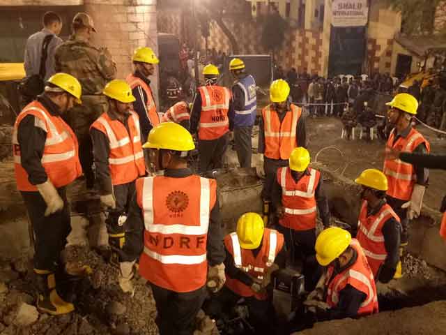 5 Dead, 25 Feared Trapped In Kanpur Building Collapse