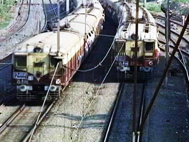 रेल बजट : ऑनलाइन रेल टिकट खरीदना हुआ सस्ता